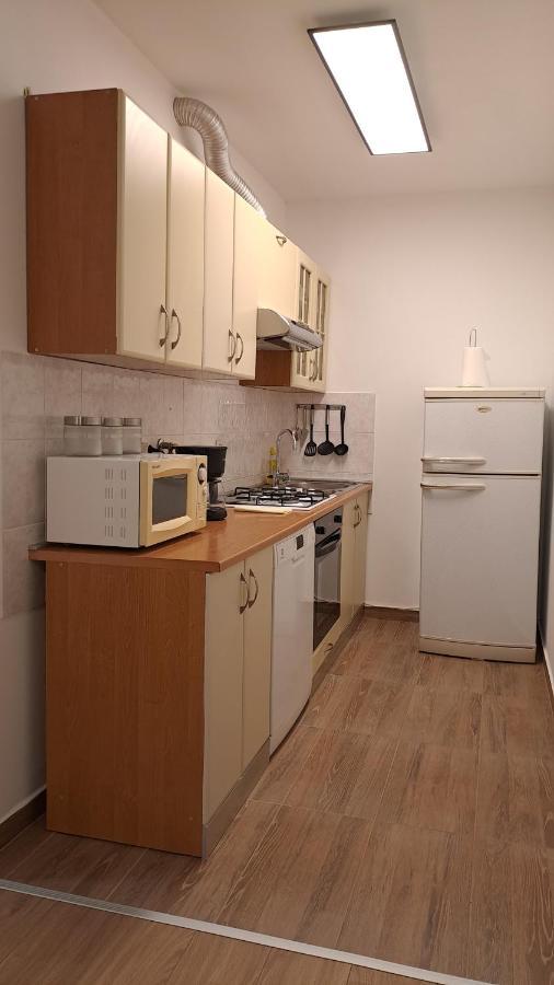 Greenline Pula Apartment Bagian luar foto
