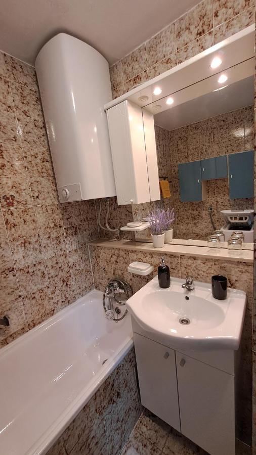 Greenline Pula Apartment Bagian luar foto