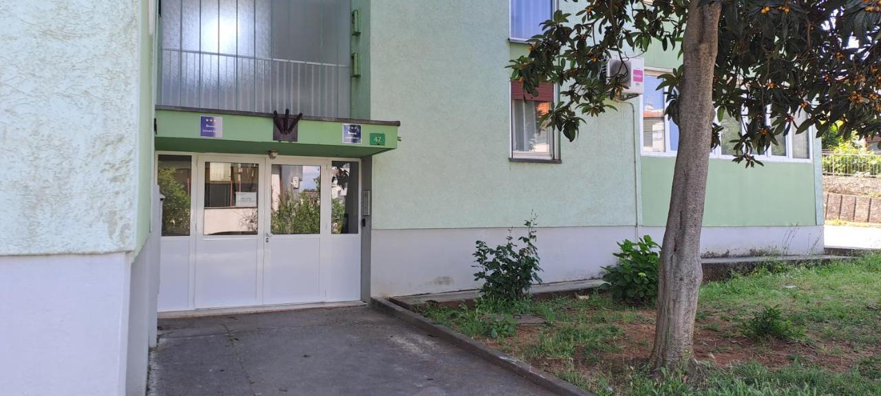 Greenline Pula Apartment Bagian luar foto